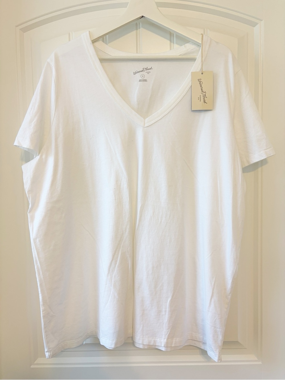 Universal Thread White Short Sleeve Crew Neck Tee